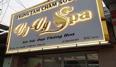 Mẫu bảng hiệu alu chữ nổi mica đẹp 