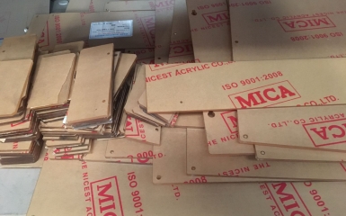 Xưởng Cắt Laser Mica Theo Yêu Cầu Cho Các Công Ty, Xí Nghiệp