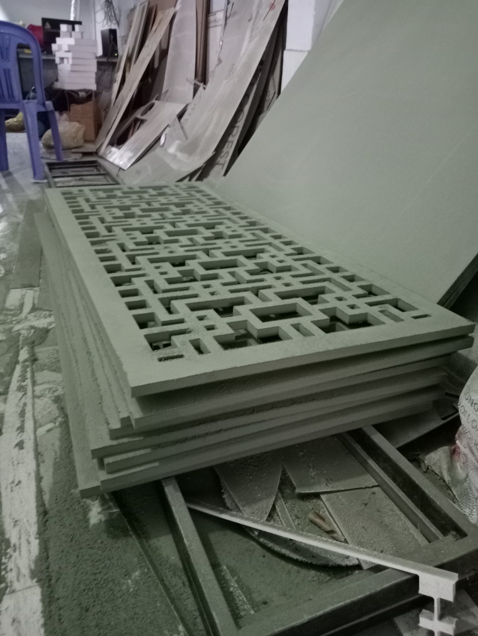 xưởng gia công quảng cáo ngọc lâm. cắt cnc gỗ giá rẻ, đục hoa văn gỗ theo yêu cầu, nhận dán chỉ cạnh gỗ