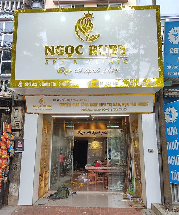 BẢNG HIỆU ALU VÀNG GƯƠNG SPA, BẢNG HIỆU CHỮ NỔI ĐÈN HẮC CHÂN, BẢNG HIỆU QUẢNG CÁO GIÁ RẺ