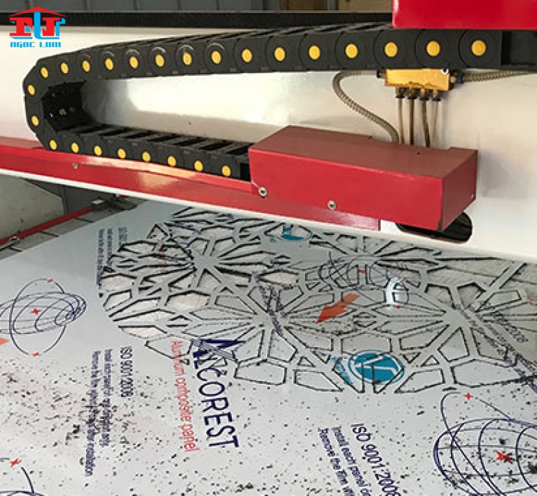 CẮT CNC ALU + KHOAN LỖ LED ALU + DÁN DECAL KHOAN LỖ LED