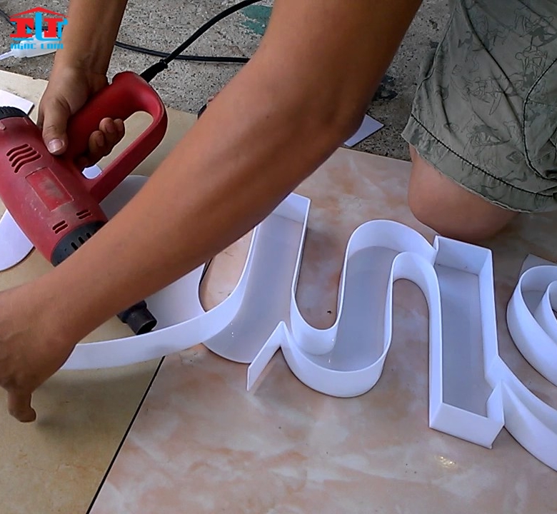 Dịch Vụ Cắt & Uốn Chữ Nổi Mica, ALU, Fomex, Gắn Đèn LED, không đèn | Giá Rẻ Theo Yêu Cầu